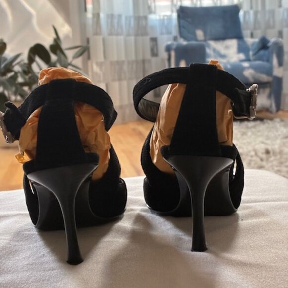 CHANEL 100% Authentic Vintage Heeled Sandals - Picture 4 of 16